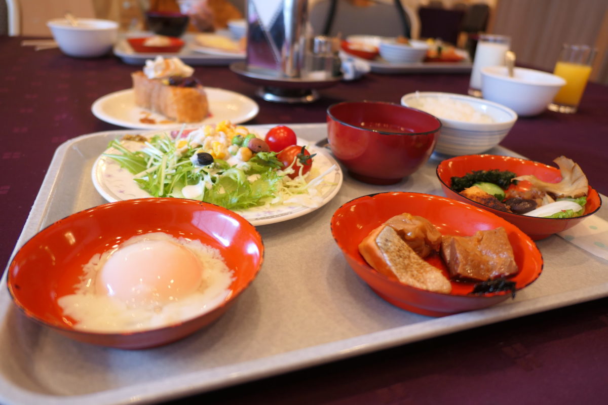 大川荘の朝食は２階の「幸草」